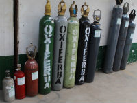 Cilindros de gases industriales marcados OXIFERBA